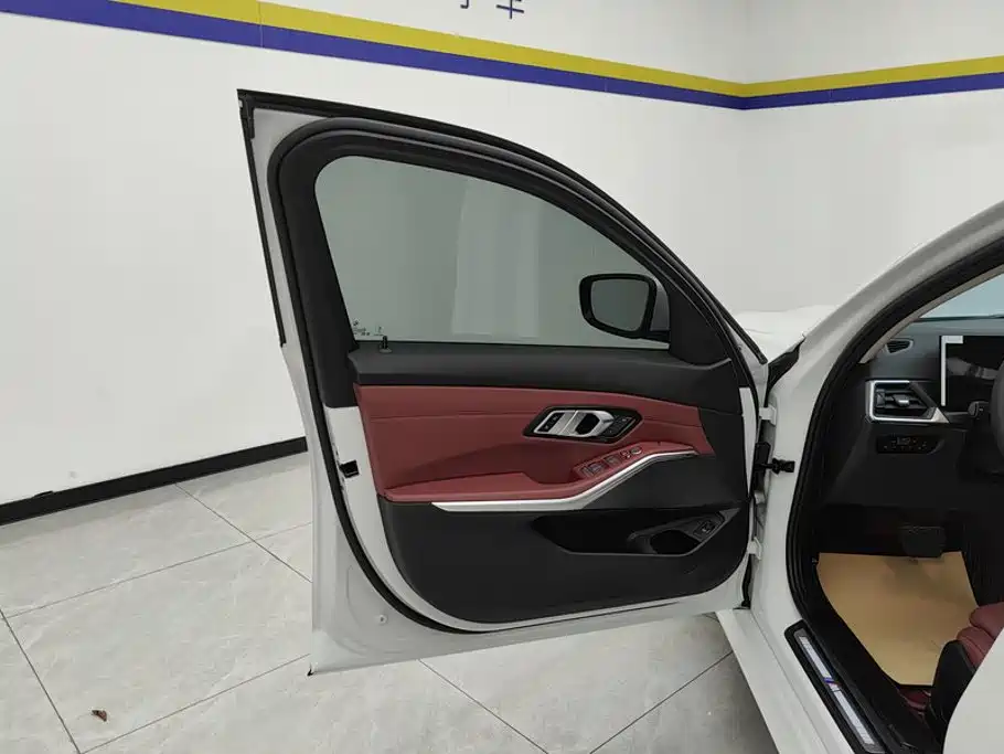 BMW 3 Series 2024