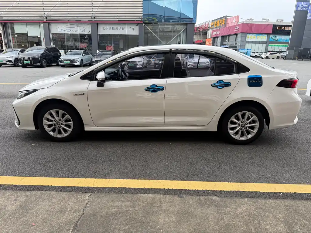 Toyota Corolla 2022 — фото 10