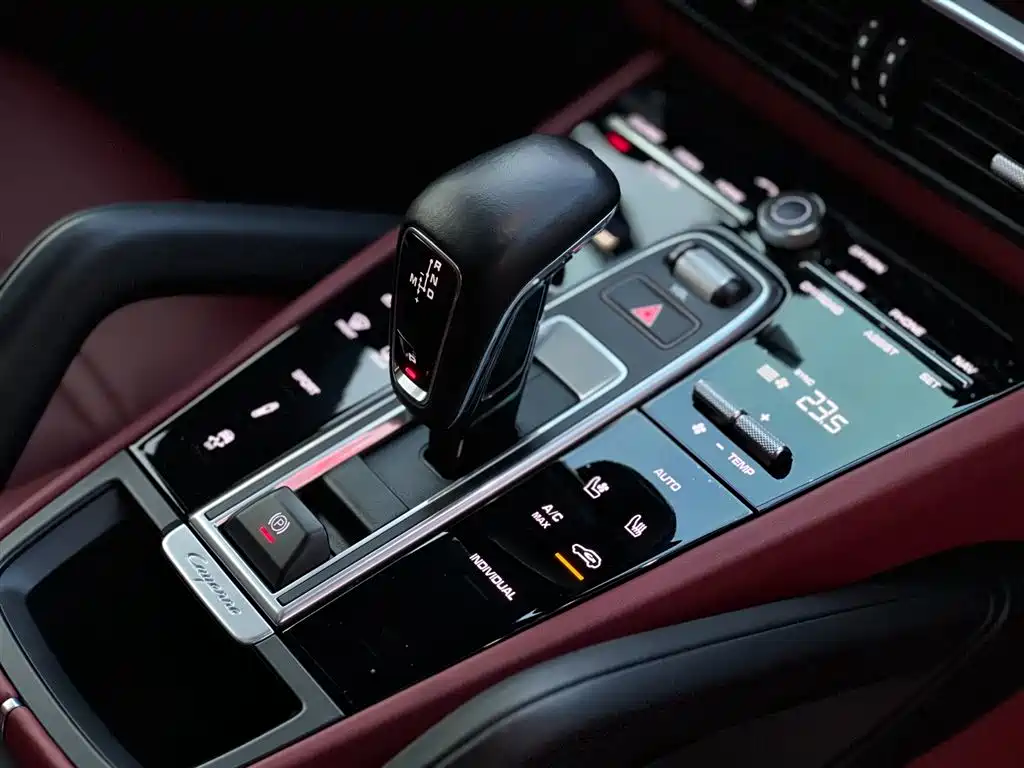 Porsche Cayenne 2022 — фото 13