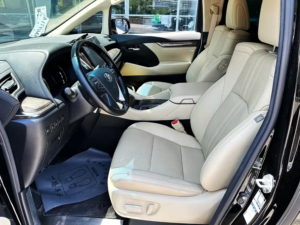 Toyota Alphard 2022 — фото 12