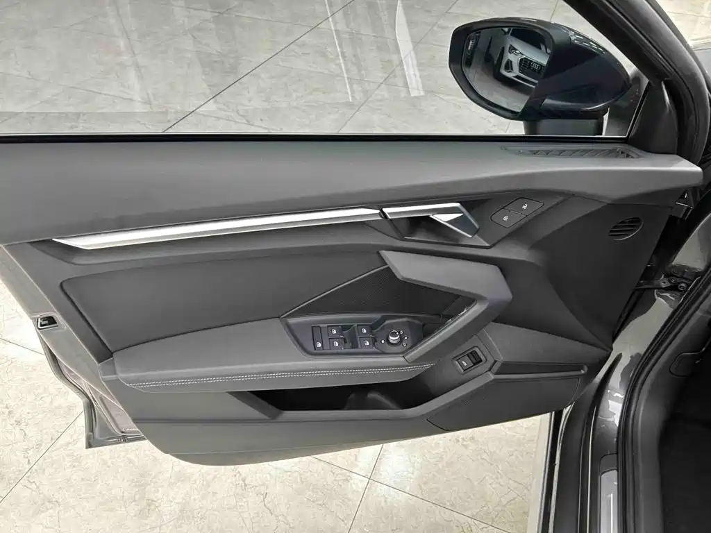 Audi A3 2023 — фото 10