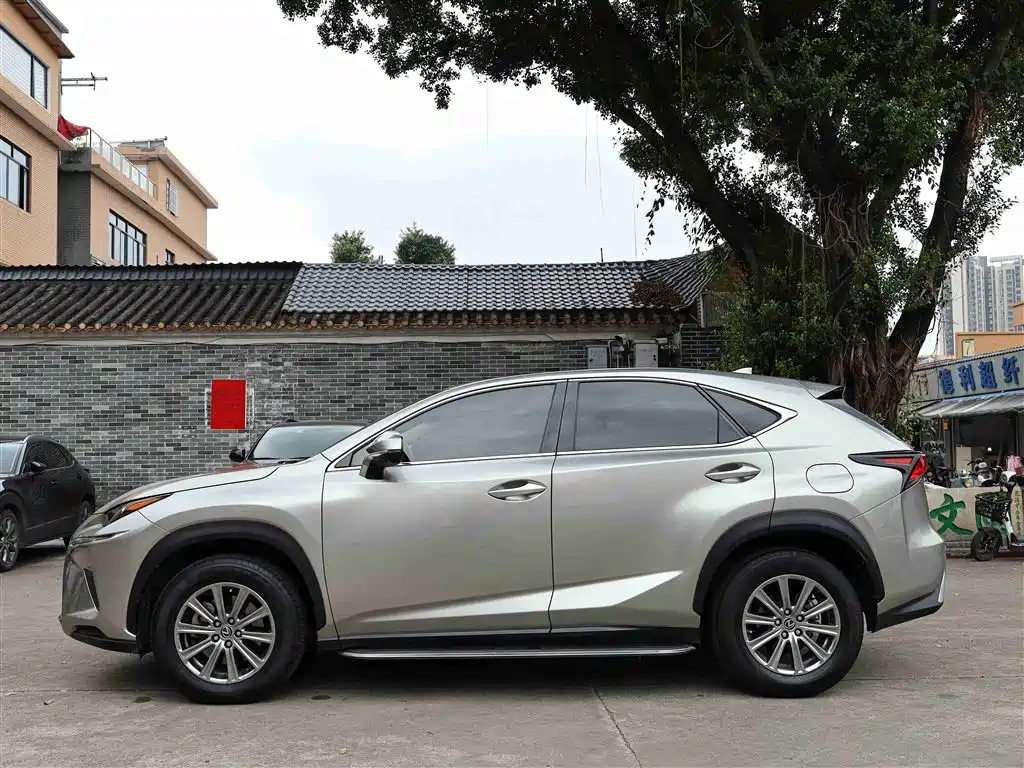 Lexus NX 2018 — фото 10