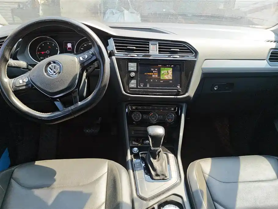 Volkswagen Tiguan L 2019 — фото 12