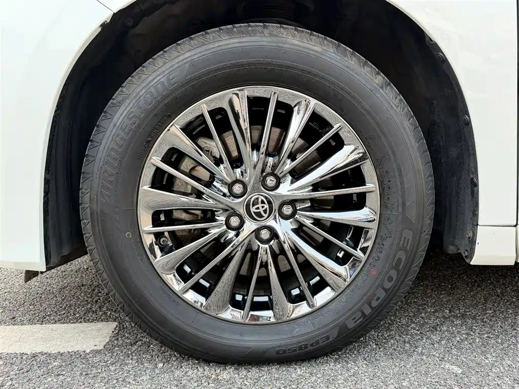 Toyota Alphard 2023 — фото 20