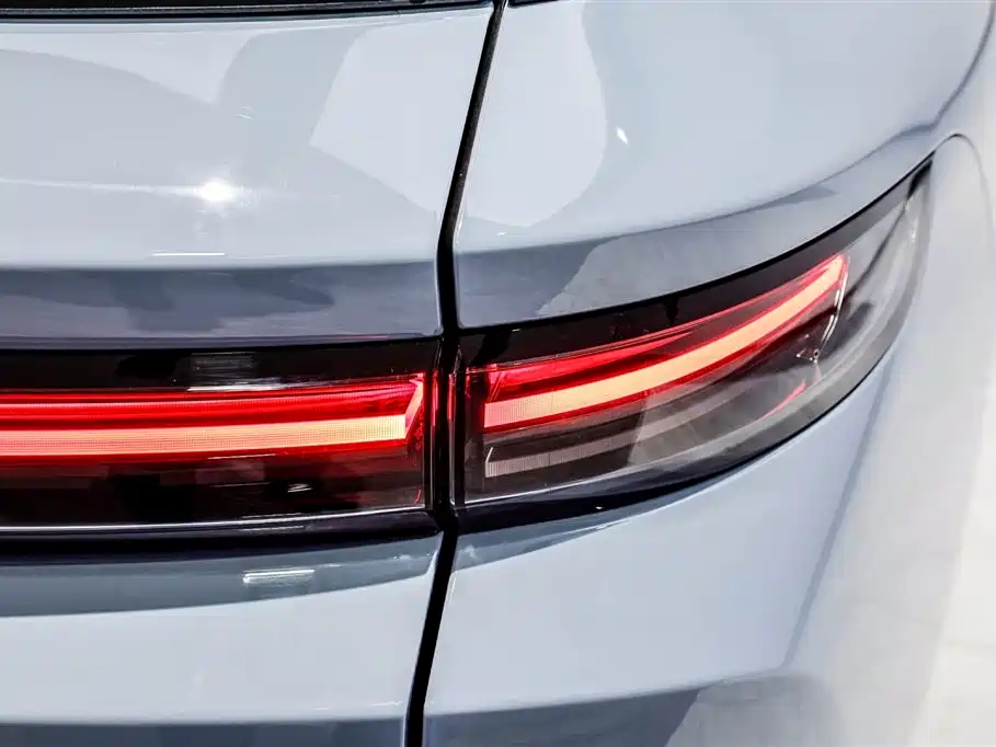 Li Auto i8 2025 — фото 20