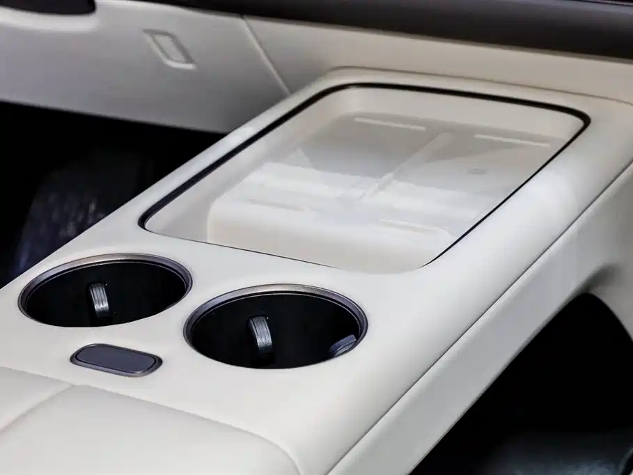 Li Auto i8 2025 — фото 24