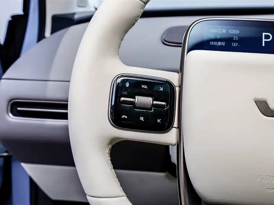 Li Auto i8 2025 — фото 28