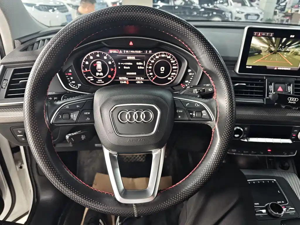 Audi Q5L 2020 — фото 10