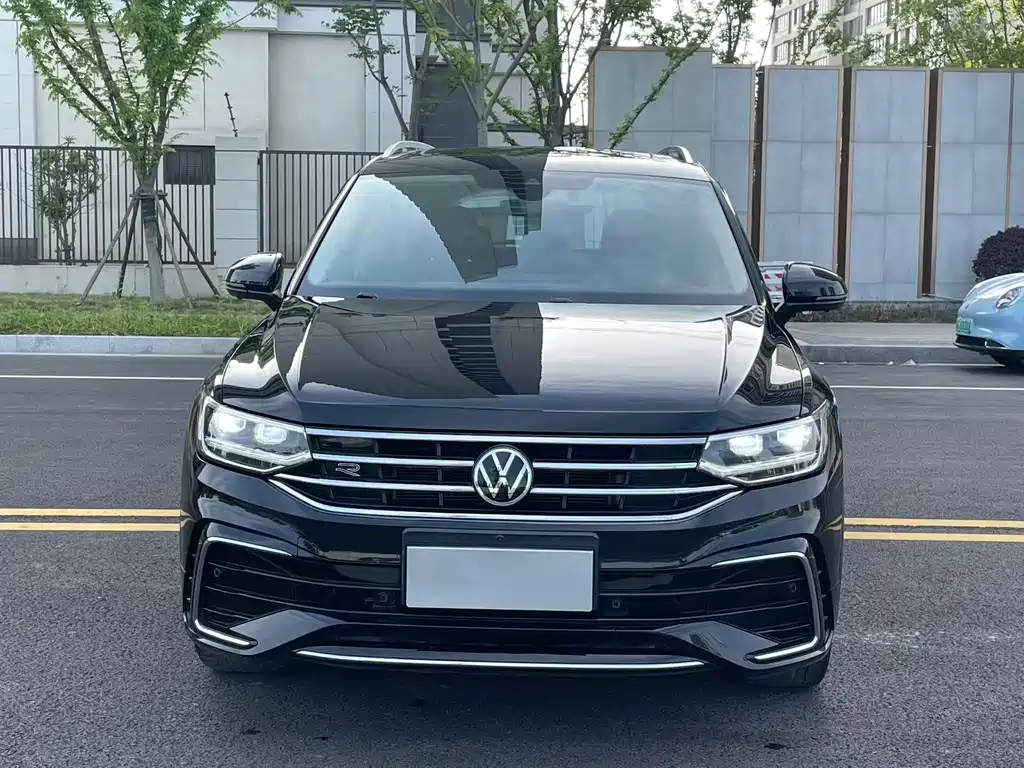 Volkswagen Tiguan L 2022 — фото 2
