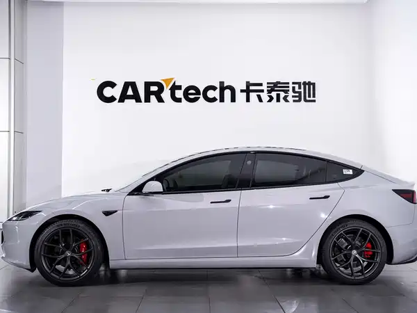Tesla Model 3 2026