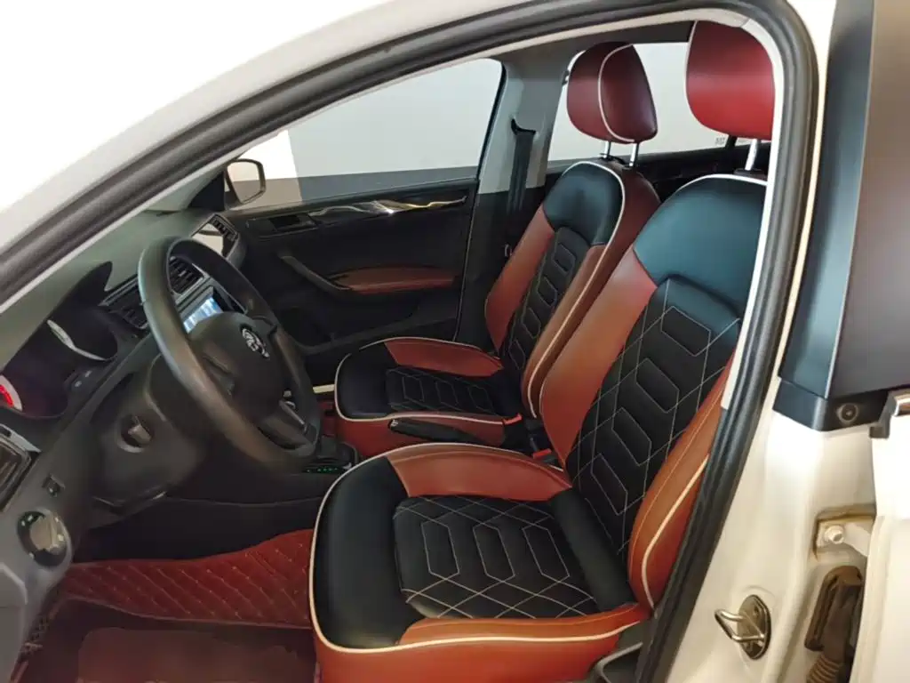 Skoda Rapid Spaceback 2019 — фото 15