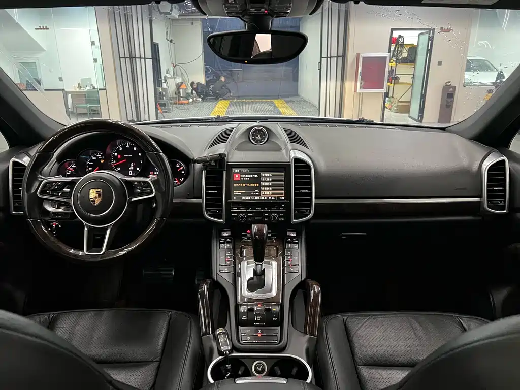 Porsche Cayenne 2016 — фото 6