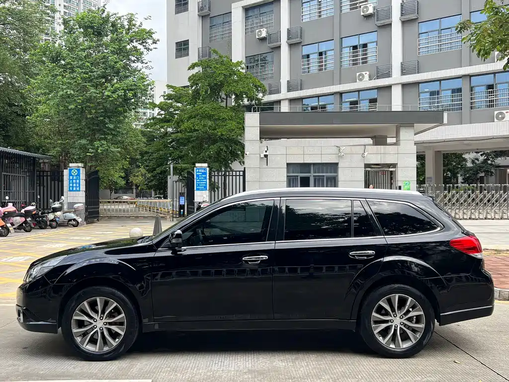 Subaru Outback 2012 — фото 4