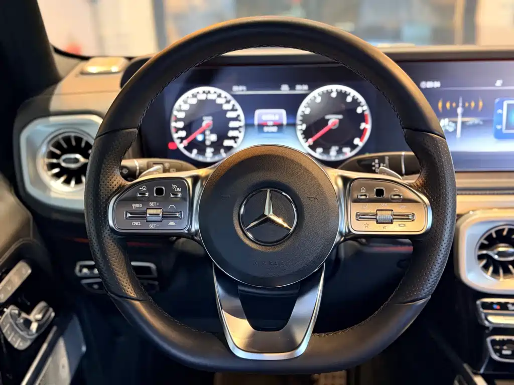 Mercedes-Benz G-Class 2023 — фото 11