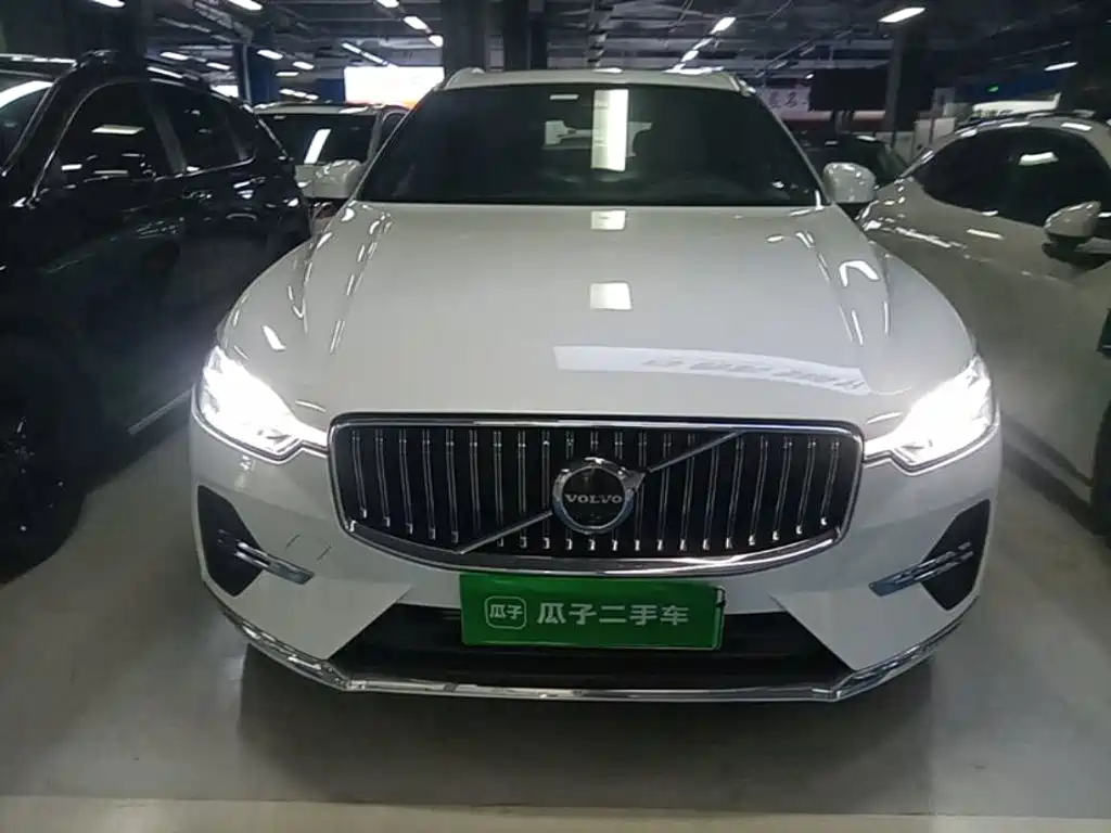 Volvo XC60 Plug-In Hybrid 2024 — фото 3