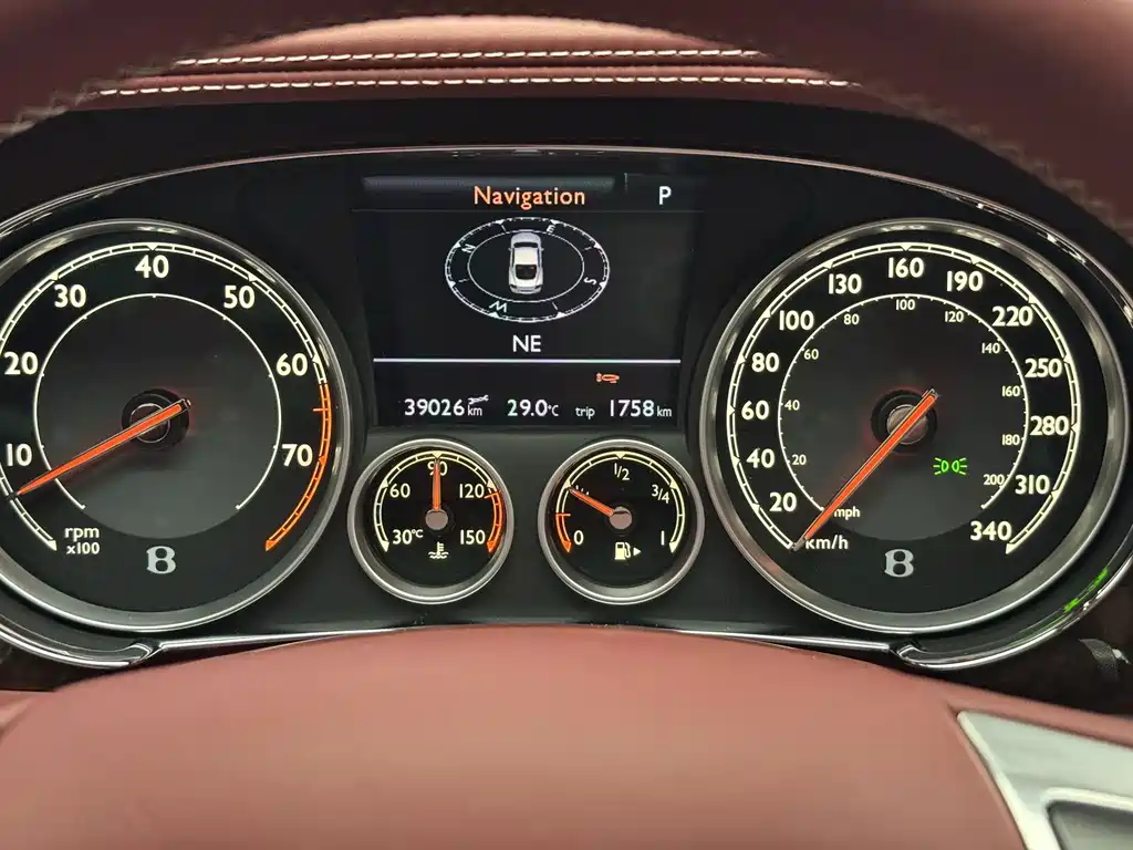Bentley Continental 2015 — фото 12