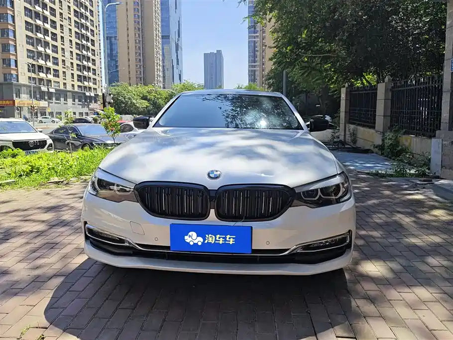 BMW 5 Series 2018 — фото 2