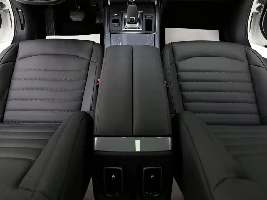 Citroen C6 2023 — фото 10