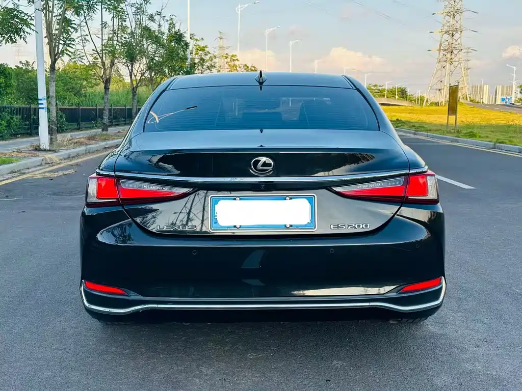 Lexus ES 2020 — фото 4