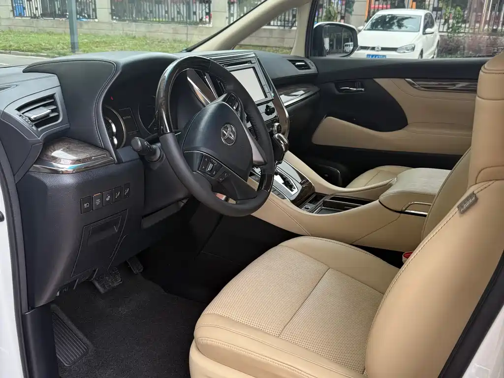Toyota Alphard 2018 — фото 3