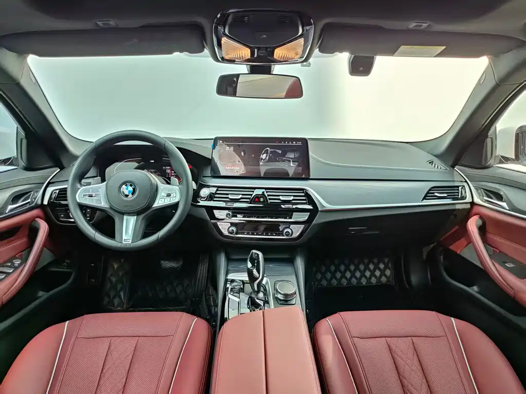 BMW 5 Series 2023 — фото 16