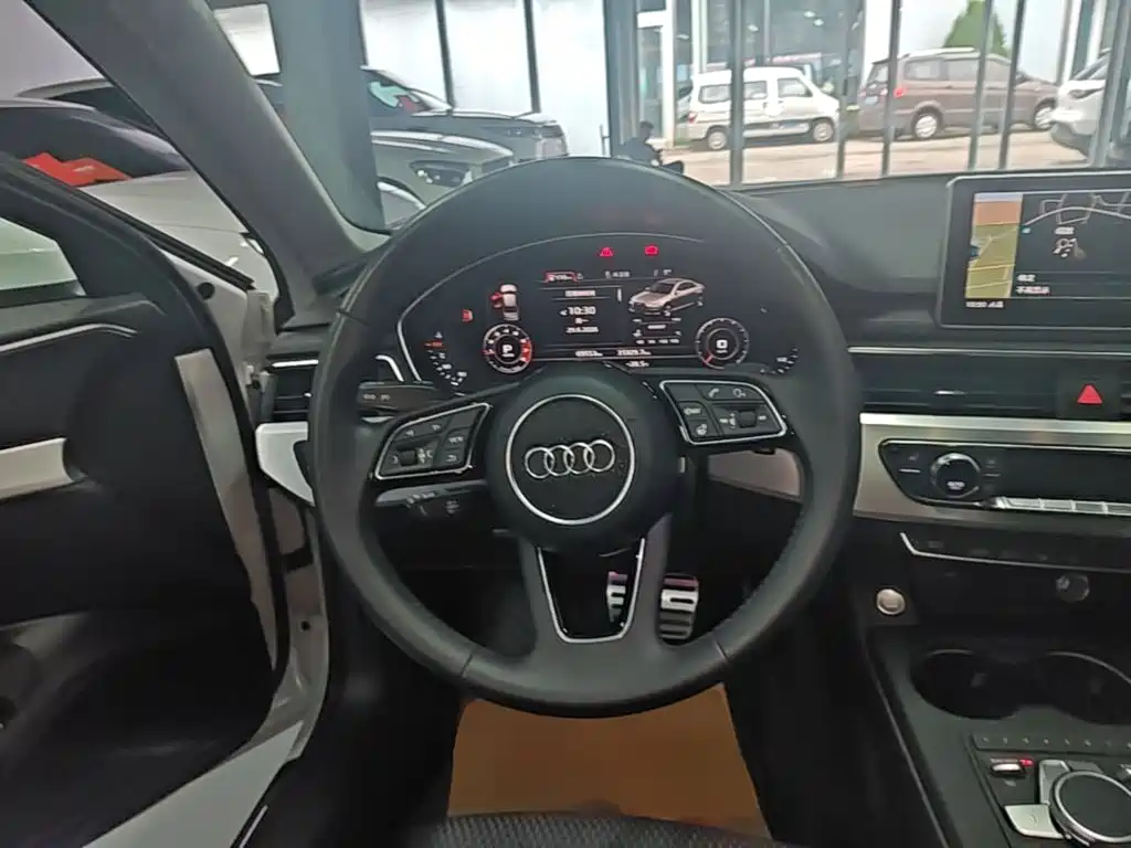 Audi A4L 2018 — фото 11