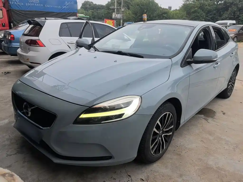 Volvo V40 2016
