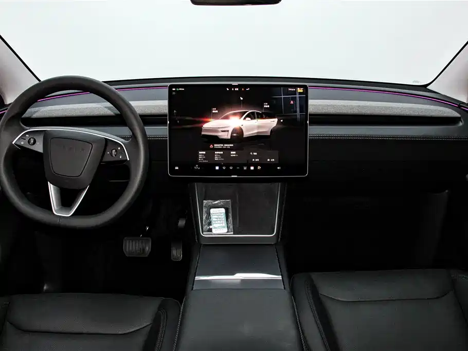 Tesla Model Y 2026 — фото 15