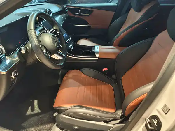 Mercedes-Benz C-Class 2024