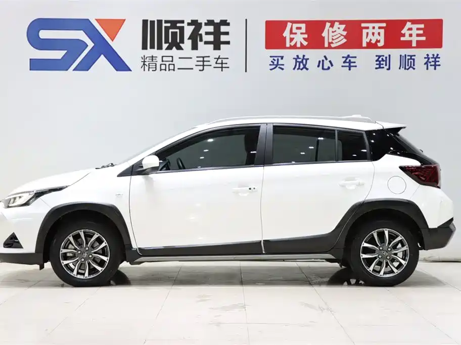 Toyota Yaris L 2023 — фото 6