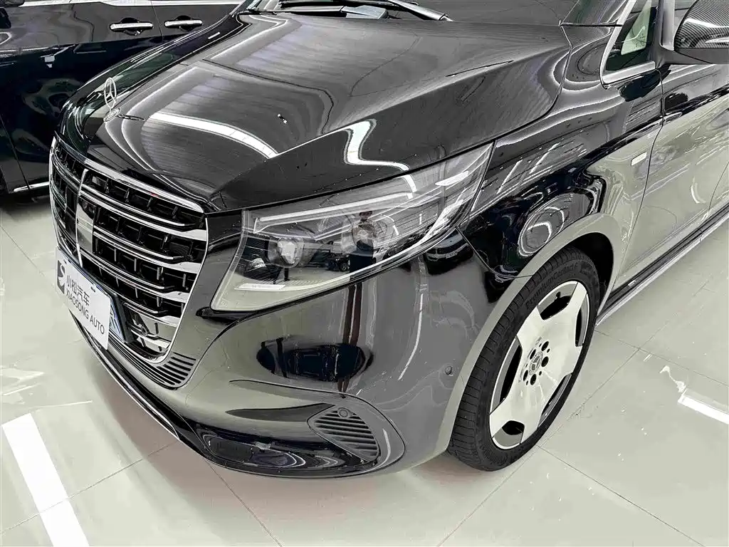 Mercedes-Benz V-Class 2024 — фото 3