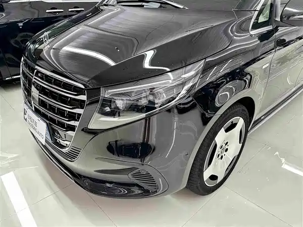 Mercedes-Benz V-Class 2024
