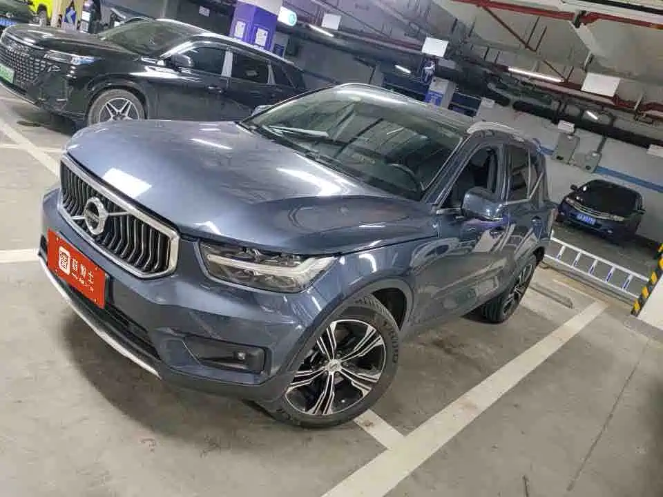 Volvo XC40 2020 — фото 1