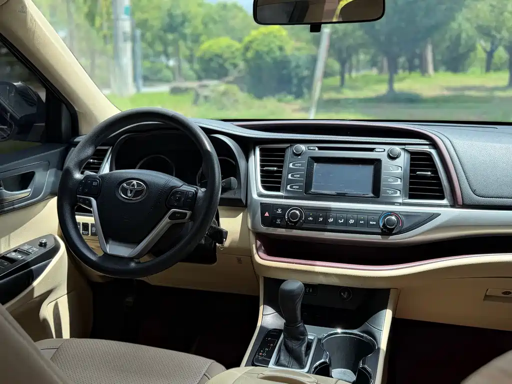 Toyota Highlander 2017 — фото 13