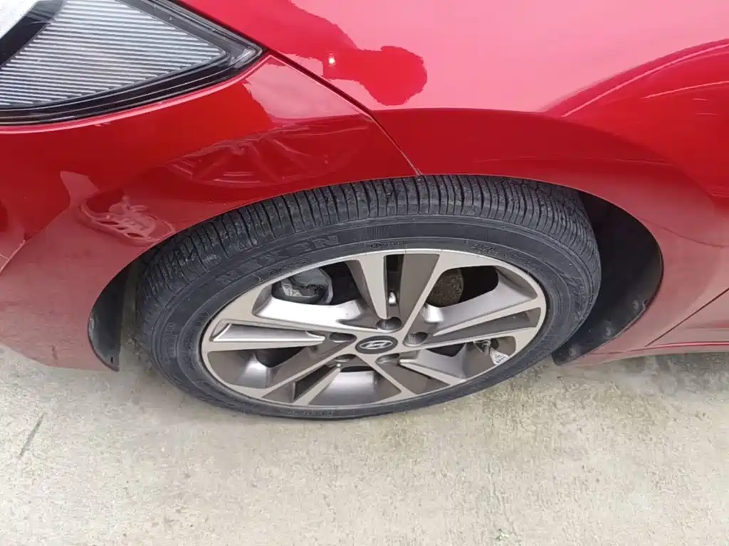 Hyundai Elantra 2019 — фото 23