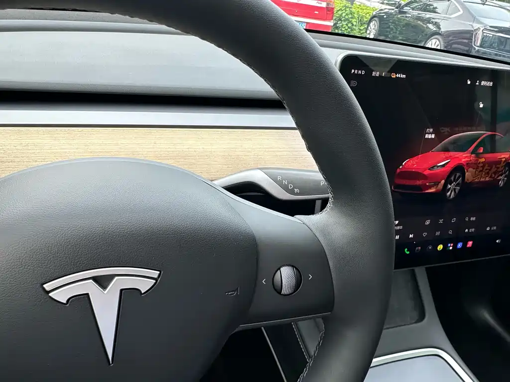 Tesla Model Y 2023 — фото 23