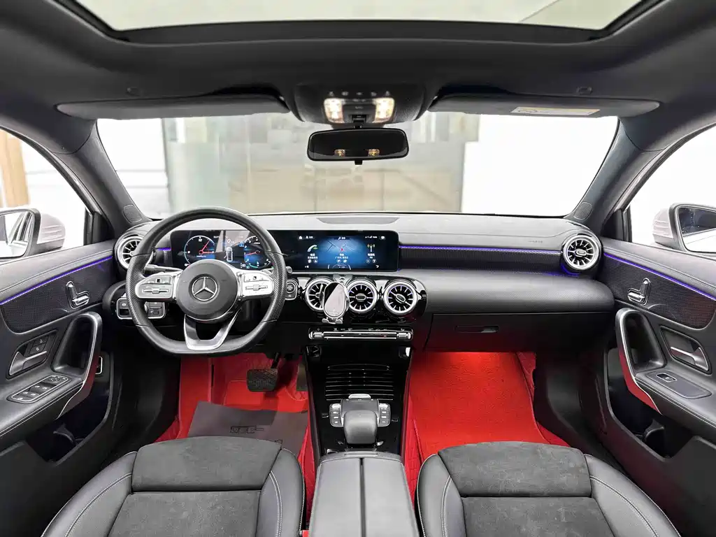 Mercedes-Benz A-Class 2022 — фото 9