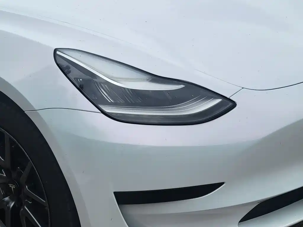 Tesla Model 3 2020 — фото 11