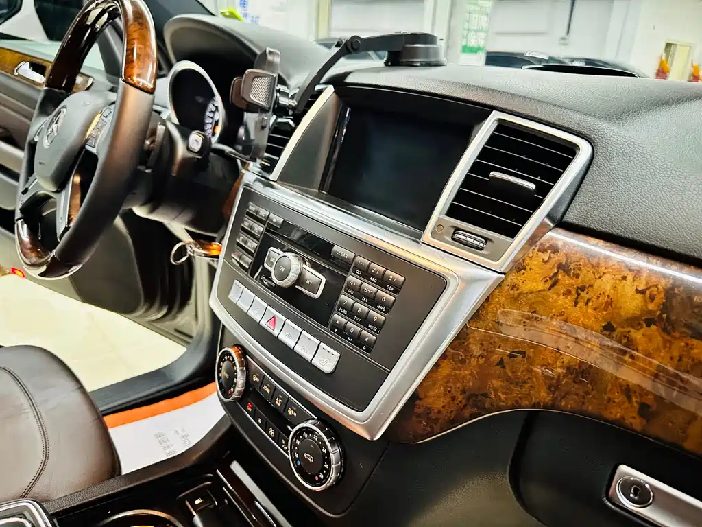 Mercedes-Benz M-Class 2015 — фото 18