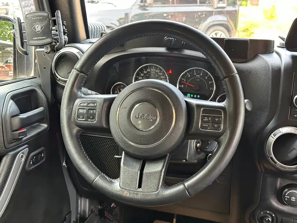Jeep Wrangler 2018 — фото 20