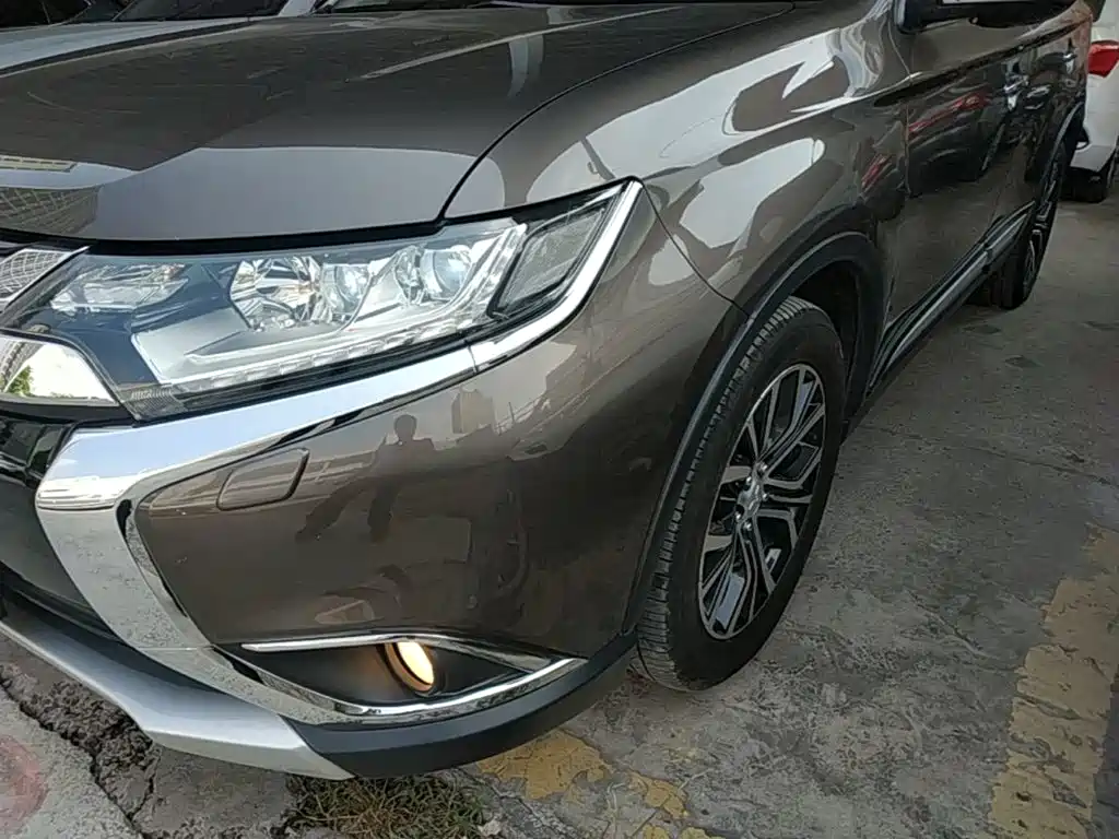 Mitsubishi Outlander 2016 — фото 24