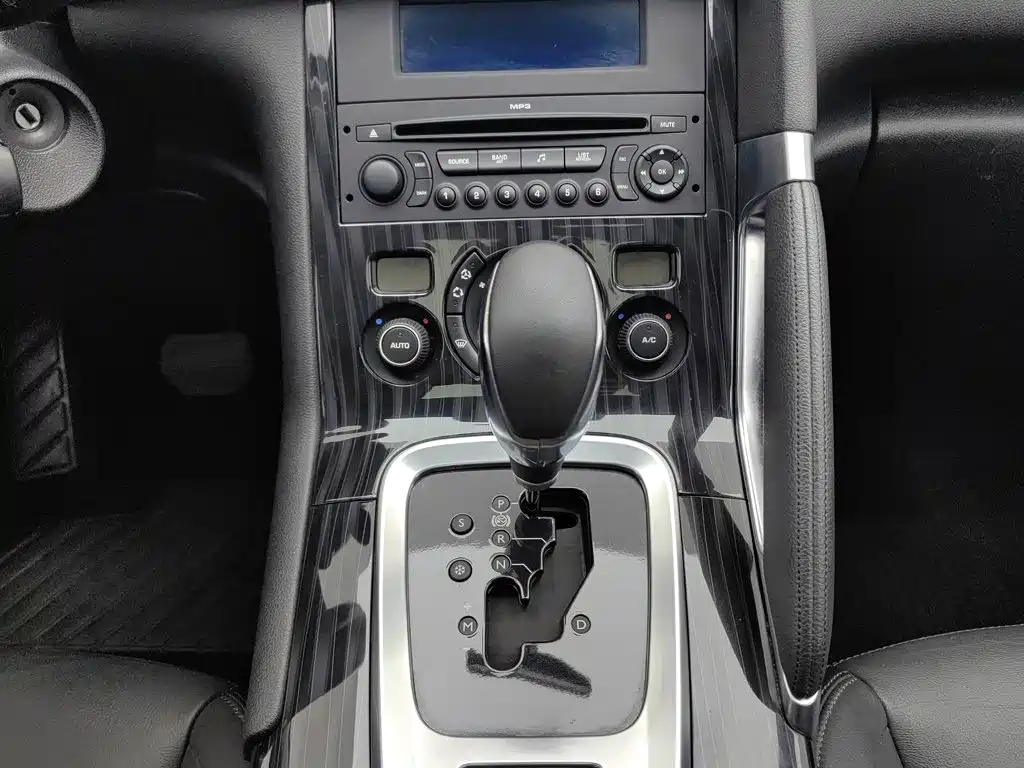 Peugeot 3008 2015 — фото 13