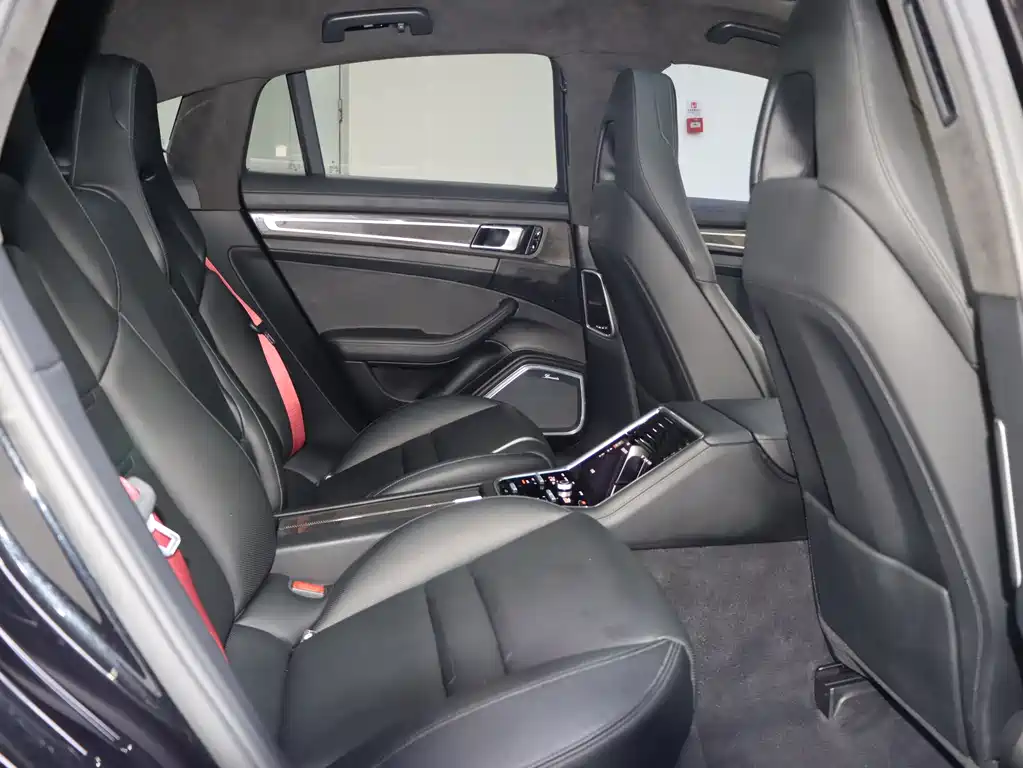 Porsche Panamera 2018 — фото 17