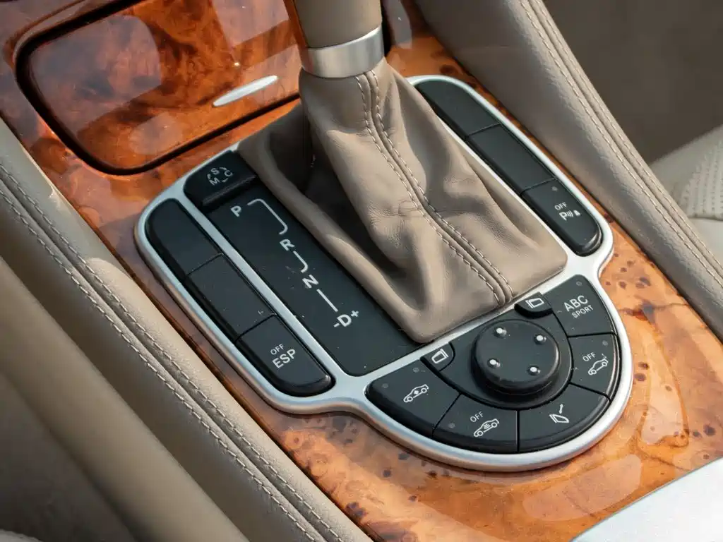 Mercedes-Benz SL-Class 2010 — фото 17