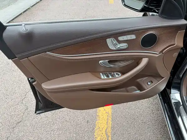 Mercedes-Benz E-Class 2023