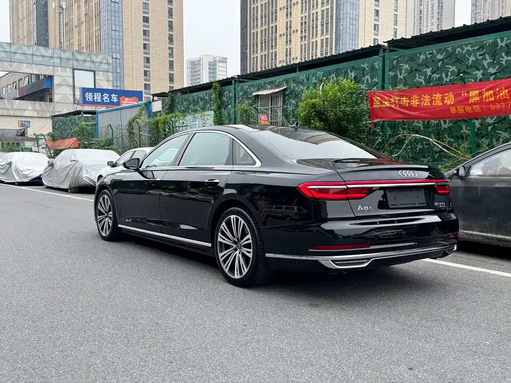 Audi A8 2019 — фото 17