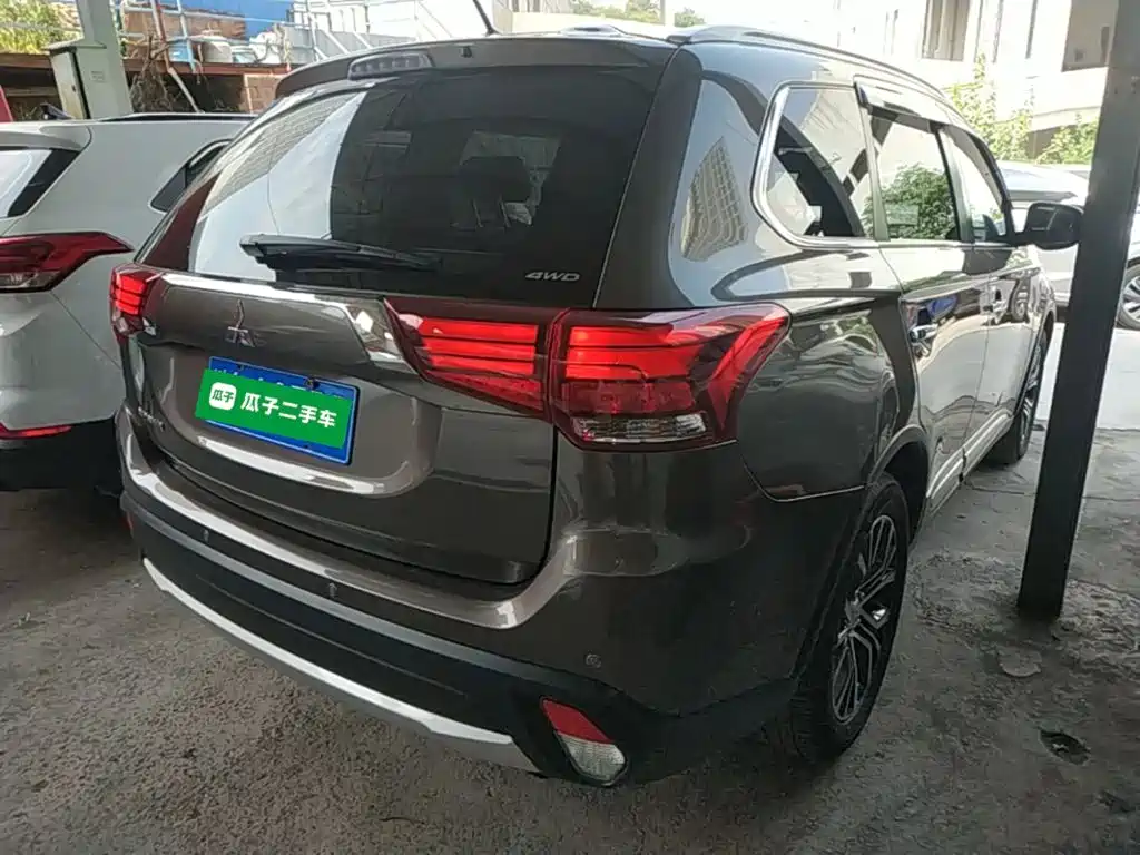 Mitsubishi Outlander 2016 — фото 7