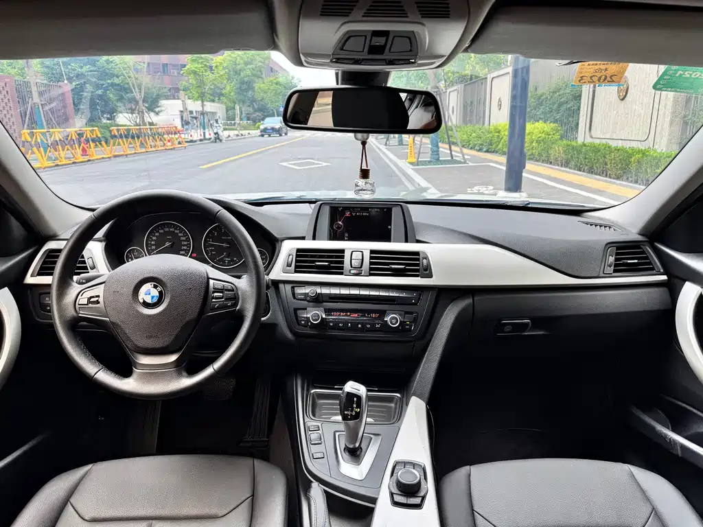 BMW 3 Series 2015 — фото 8