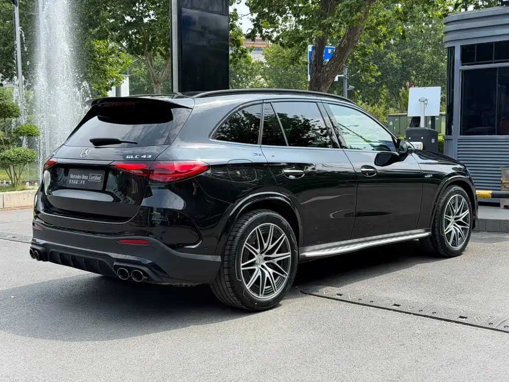 Mercedes-Benz GLC AMG 2025 — фото 10