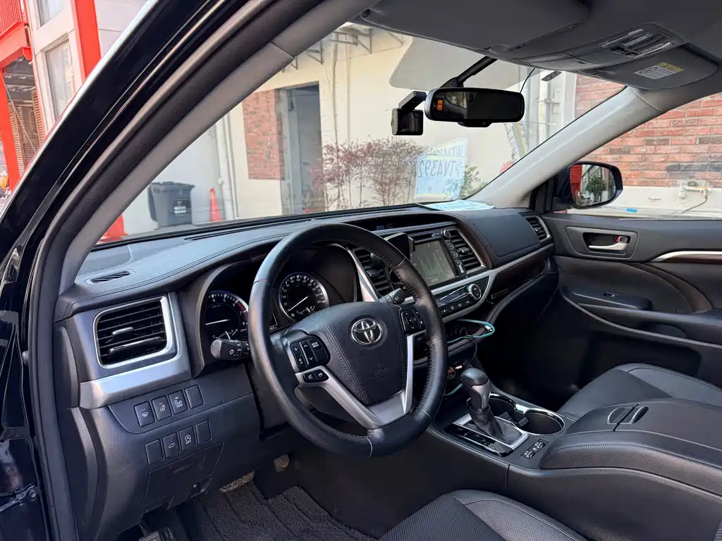 Toyota Highlander 2016